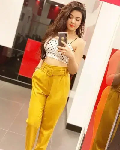 Pauni Escort