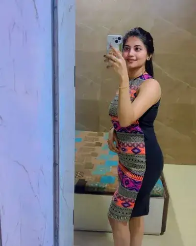 Escort Pauni